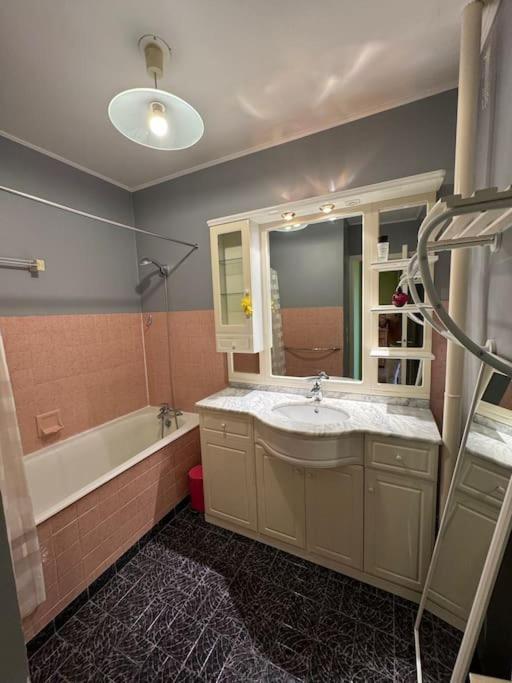 Appartement Calme Proche De La Mer Avec Parking Villers-sur-Mer Dış mekan fotoğraf